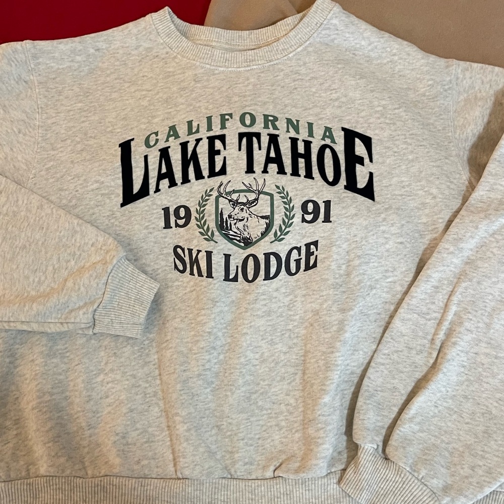 Hollister | Sweatshirt Bundle - Picture 2 of 11